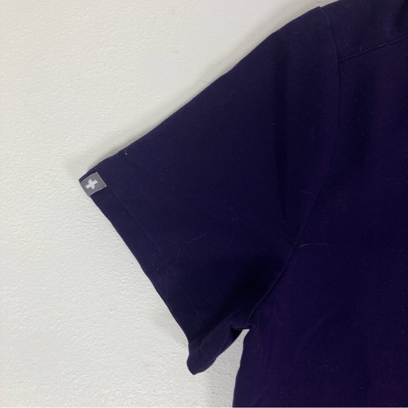 FIGS Catarina Scrub Top Amethyst Short Sleeve V Neck Size S Uniform Hospital - Picture 7 of 16